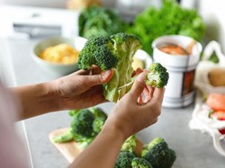 Cara Benar Masak Brokoli, Jangan Buang Batangnya