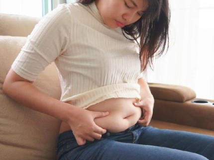 7 Cara Mengencangkan Kulit Bergelambir Setelah Berat Badan Turun karena Diet Sukses