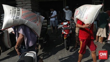 FOTO: Perdagangan Beras di Tengah Makin Mahalnya Harga Sembako