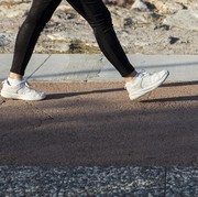 Ide 7 OOTD Jalan Sehat Buat Sambut 17-an, Terinspirasi dari Member BLACKPINK