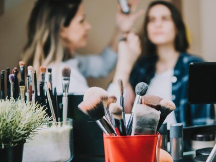 13 Top MUA Indonesia Langganan Artis dan Sosialita, Favorit Bunda yang Mana?