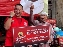 Kapal Api Group Beri Bantuan Modal Kerja Rp 1 M ke Pedagang Kopi Keliling