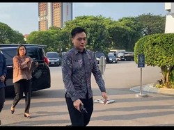 Dolar AS Tembus Rp 16.400, Jokowi Panggil Sri Mulyani cs!