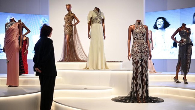FOTO: Merayakan 40 Tahun Karier Supermodel Naomi Campbell