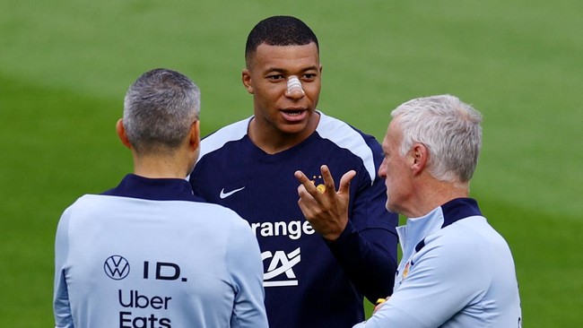 Kylian Mbappe Kembali ke Lapangan Latihan dengan Percaya Diri, Menolak Menggunakan Topeng Pelindung