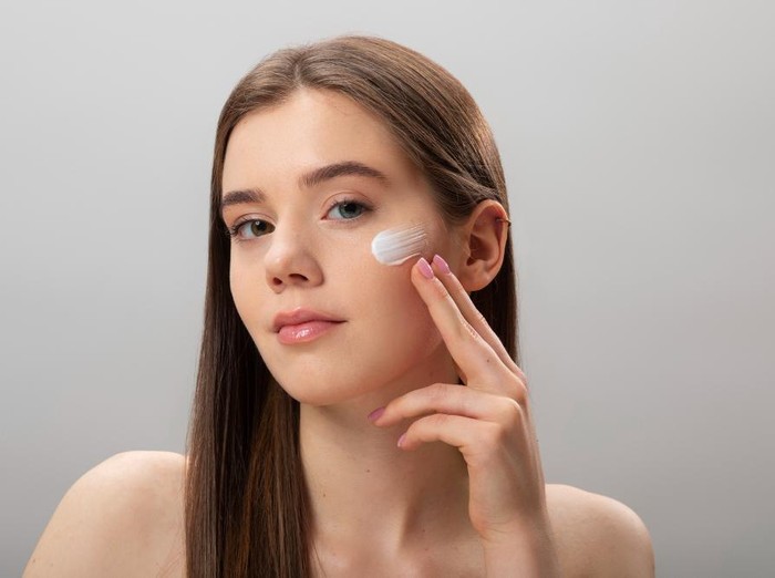 Perbedaan Sunscreen Physical dan Chemical/Foto: Freepik