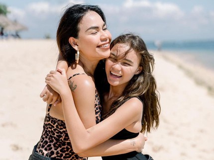 7 Potret Terbaru Chloe Putri Melaney Ricardo yang Sudah ABG, Makin Cantik dan Tinggi