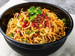 Resep Mie Goreng Korea Super Pedas yang Hangatnya Bikin Nagih