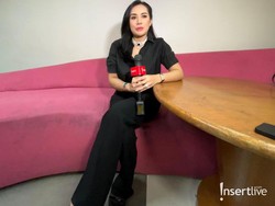 Intip Gaya Shinta Bachir Syuting Cuma Pakai Sandal yang Seharga Cicilan Mobil