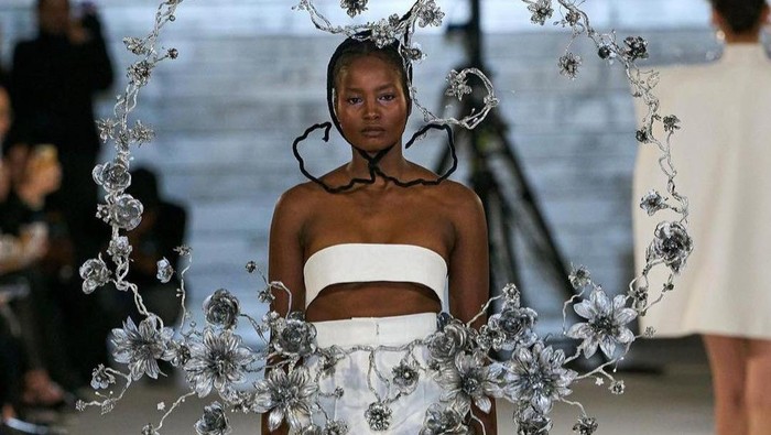 img-title Mengenal Haute Couture di Dunia Fashion, Busana yang Ekstra Istimewa