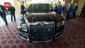 VIDEO: Penampakan Mobil Baru Kim Jong Un Hadiah dari Putin