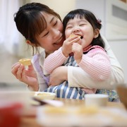 Menurut Ilmu Psikolog, Ini Kepribadian Seorang Anak Berdasarkan Urutan Lahirnya: Anak Sulung-Tunggal