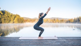 9 Gerakan Yoga untuk Mengecilkan Perut, Bisa Langsing Tanpa Effort!