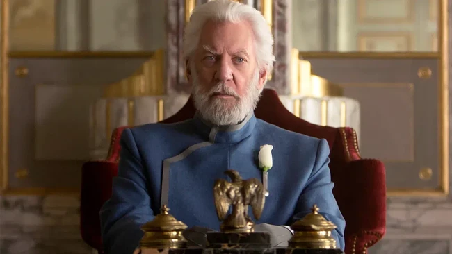 The Hunger Games mengenang mendiang Donald Sutherland setelah pemeran Presiden Snow dalam waralaba tersebut meninggal dunia.