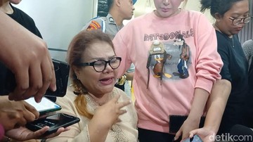 Kabar Terkini Artis dari InsertLive : Eva Manurung Tak Tahu Virgoun Nikahi Lindi Hari Ini, Bohong atau Nggak Diundang?