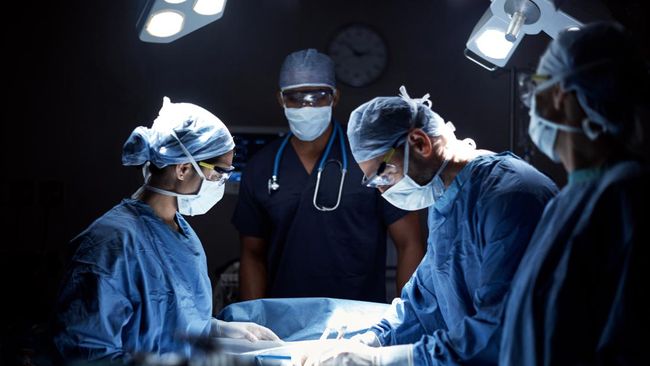 Hasil eksperimen terlihat 24 jam usai transplantasi dilakukan. Tubuh pasien menunjukkan sejumlah tanda.