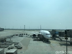 Batik Air Bawa 142 Penumpang Mendarat Darurat di SMB II Palembang