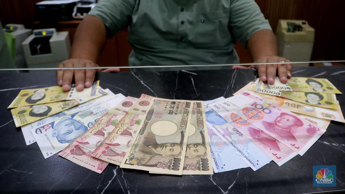 Rupiah-Won Jatuh, Gilrian Yen-Dolar Singapura Tendang Dolar di Asia