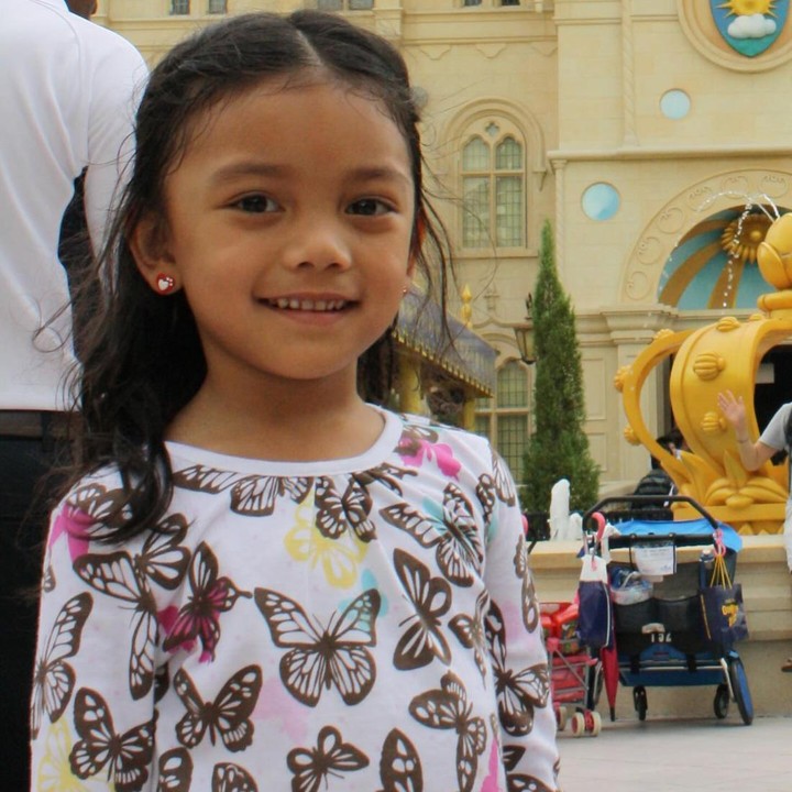 <p>Naura terlahir dengan nama lengkap Adyla Rafa Naura Ayu pada 18 Juni 2005. Sejak kecil, perempuan kelahiran Jakarta ini memang sudah berparas cantik, ya? (Foto: Instagram @naura.ayu)</p>