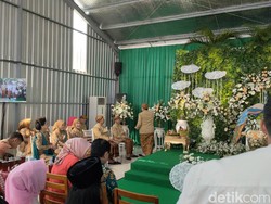Iriana Jokowi Hadiri Siraman Anak Anwar Usman-Idayati di Solo