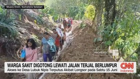 VIDEO: Warga Sakit Digotong Lewati jalan Terjal Berlumpur