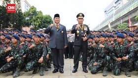 VIDEO: Datangi Mabes Polri, Prabowo Diberi Bintang Bhayangkara Utama