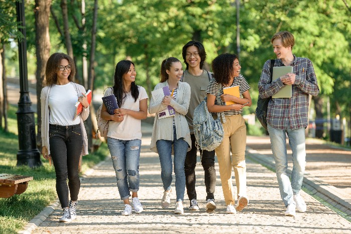 5 Hal yang Wajib Dilakukan Mahasiswa Baru Biar Masa Kuliah Nggak Membosankan/ Foto: Freepik/drobotdean 5 Hal yang Wajib Dilakukan Mahasiswa Baru Biar Masa Kuliah Nggak Membosankan/ Foto: Freepik/drobotdean