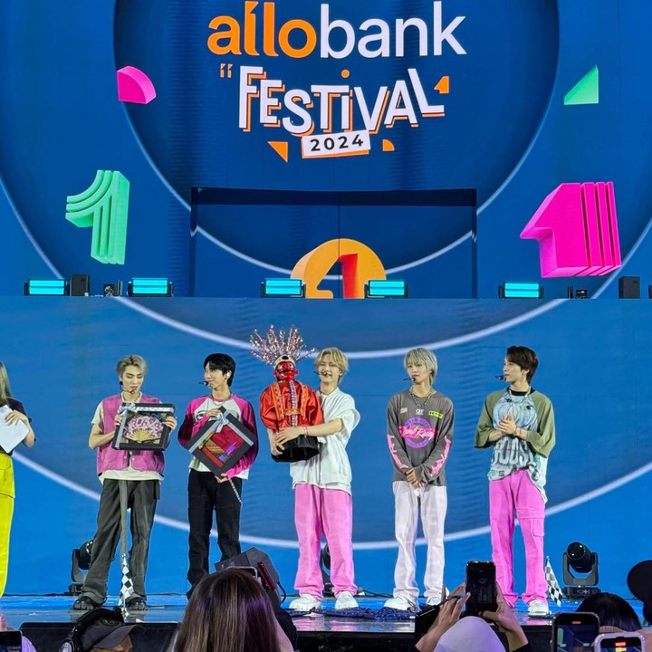 <p>Sementara itu tak hanya membawakan lagu <em>On My Youth</em>, <em>Poppin Love</em>, hingga <em>She a Wolf</em>, boy group asal Korea Selatan, WayV juga bermain game yang dipandu pembawa acara Indra Herlambang. Xioajun, Ten, dan Kun yang memenangkan game tersebut berhasil memperoleh hadiah berupa kipas tradisional hingga boneka Ondel-ondel. (Foto: Allo Bank Festival 2024)</p>