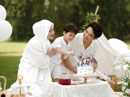 7 Potret Ultah Arshakalif Anak Sulung Dinda Hauw dan Rey Mbayang yang ke-3