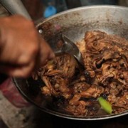 Mengenal Pagpag, Makanan 'Sampah' yang Dikonsumsi Orang Filipina