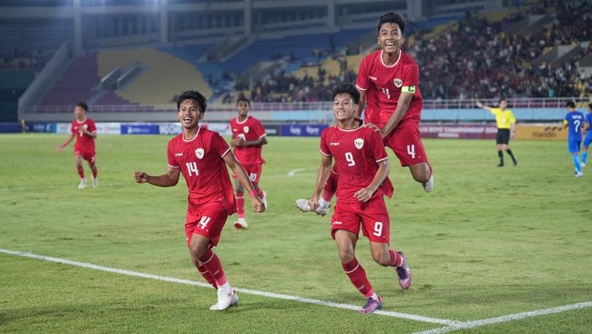 Penyerang Timnas Indonesia U-16 Muhammad Mierza Firjatullah menjadi salah satu pemain penghuni posisi teratas daftar top skor Piala AFF U-16 2024.