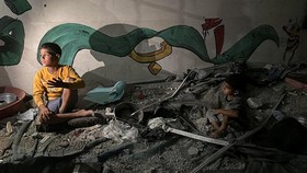 FOTO: Kebrutalan Israel Bom Sekolah PBB Tempat Pegungsian Warga Gaza