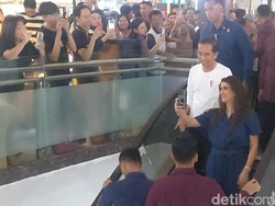 Momen Jokowi Temani 5 Cucu ke Wahana Bermain di Solo Paragon Mall