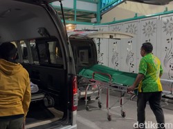 Petaka 4 Warga Blitar Tewas Laka Pajero Seruduk Truk di Tol Semarang-Batang