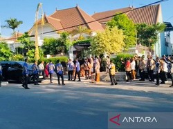 Jokowi-Iriana Hadiri Pernikahan Keponakan di Solo