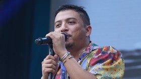 Sal Priadi Dari Planet Lain Ikut Hebohkan Allo Bank Festival 2024