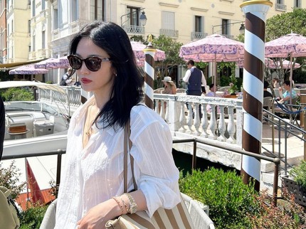 7 Inspirasi Outfit Song Hye Kyo di Italia, Tetap Stylish meski Tampil Simpel