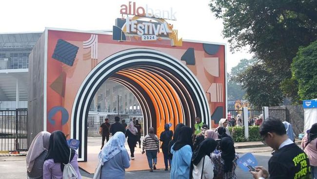 Selain aksi panggung para musisi di Allo Bank Festival 2024, pengunjung juga bisa mengeksplorasi berbagai aktivitas lainnya.