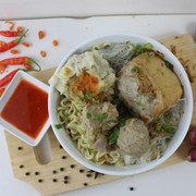 Legend! Ini 5 Warung Bakso Tertua di Indonesia yang Harus Kamu Kunjungi