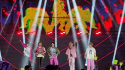 Teriakan Penggemar Penuhi Penampilan WayV di Allo Bank Festival 2024 Day 2