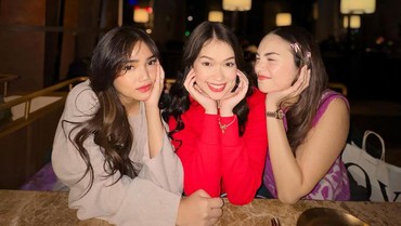 img-title Thariq Halilintar & Aaliyah Resmi Lamaran, Fuji Pamer Momen Malam Mingguan Disorot