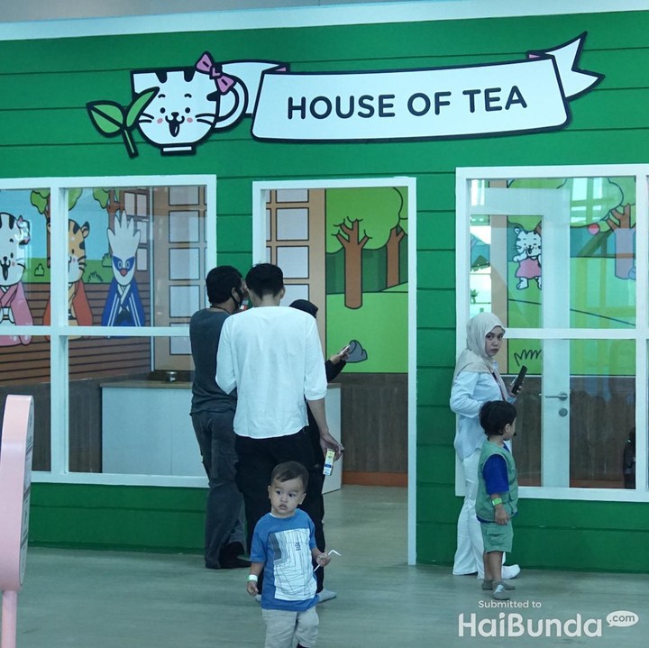 <p>Selain talkshow, ada pula kids activity untuk anak-anak bersama Youreka Youreka Kids Farm. Beberapa di antaranya adalah Cow Barn, Chicken Farm, Fish Pond, Sheep Barn, Tea Garden, Corn Farm, Coconut Plantation, Cacao Tree, dan Market Area. (Foto: haibunda.com/Atmaja Kurniawan)</p>