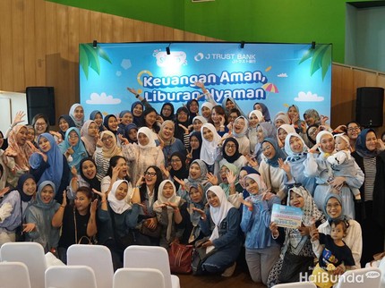 7 Potret Seru Acara HaiBunda Squad x J TRUST Bank, Bunda Antusias Bahas Tips Menyiapkan Dana Liburan