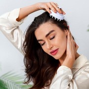 Kulit Kepala Kering Bikin Nggak Nyaman? Yuk Atasi dengan 5 Cara Mudah Ini