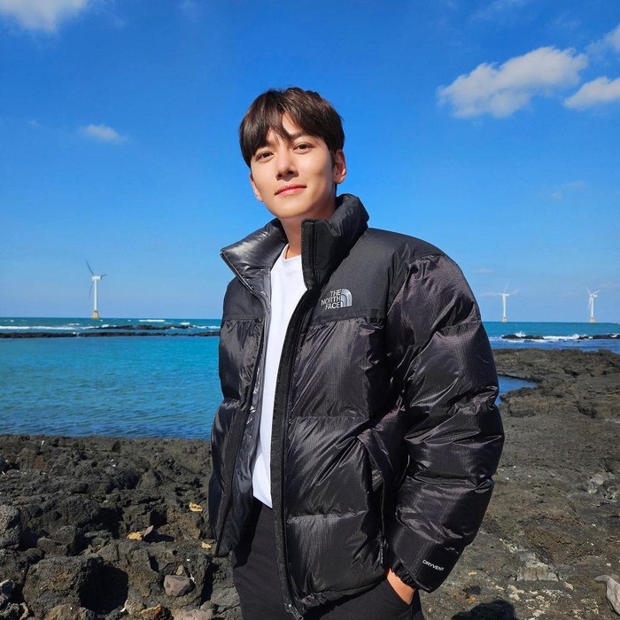 Ji Chang Wook OTTD Instagram/foto: instagram.com/jichangwook