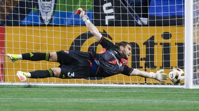 Maarten Paes Gak Lelah Gendong FC Dallas, Bikin 7 Save Lawan Seattle