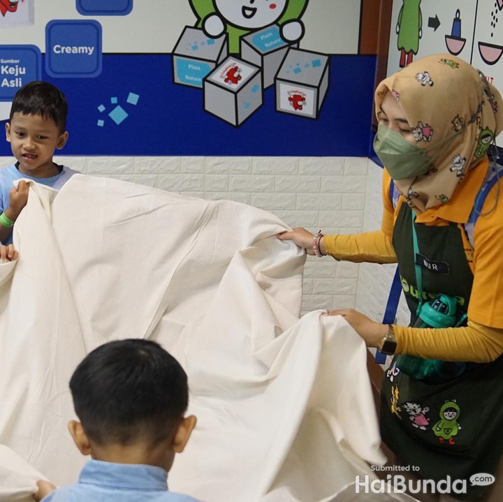 <p>Di acara HaiBunda Squad x J TRUST BANK ini, Bunda tidak hanya akan mendapat ilmu baru dari pakarnya, tapi Si Kecil juga bisa ikut bersenang-senang. (Foto: haibunda.com/Atmaja Kurniawan)</p>