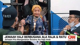 VIDEO: Jemaah Haji Berbusana Ala Raja & Ratu