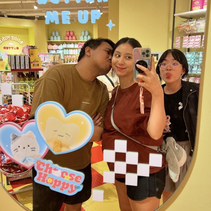 <p>Itulah kisah Clairine Clay yang baru saja lakukan babymoon ke Korea Selatan. Kini, besar harapan sang ibu hamil agar ia kelak dapat kembali berkunjung dengan calon anaknya. Semoga impian Clairine dapat terwujud ya, Bunda. (Foto: Instagram @clairineclay).</p>