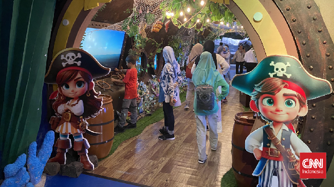 Salah satu destinasi wisata liburan sekolah di Jakarta yang bisa kamu kunjungi adalah Jakarta Aquarium Safari.